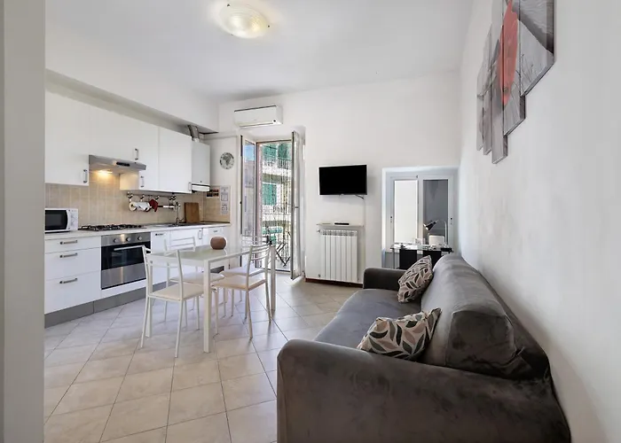 Casa Nel Cuore Di Loano